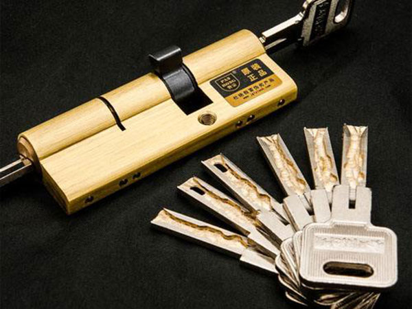 仲巴24小时上门开锁公司