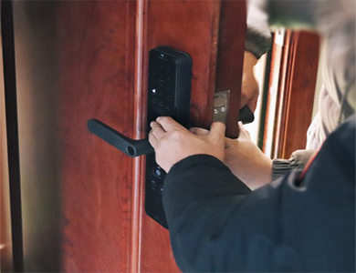 仲巴24小时上门开锁公司